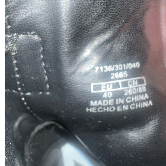 Zara Faux-Patent Leather Ankle Boots Black Stiletto Heel Sz 40 Pointed Toe Goth - Picture 9 of 12